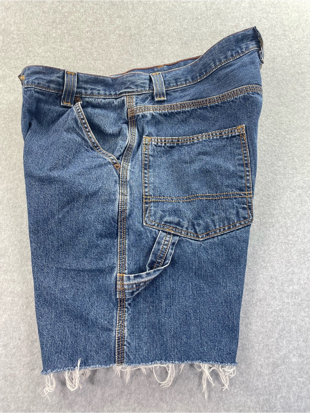 Signature by Levi Strauss Carpenter Style Cut-Off Jorts